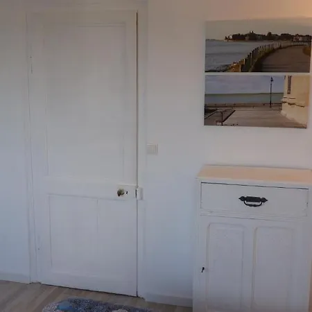 Violette Avec Parking Prive Securise Lejlighed