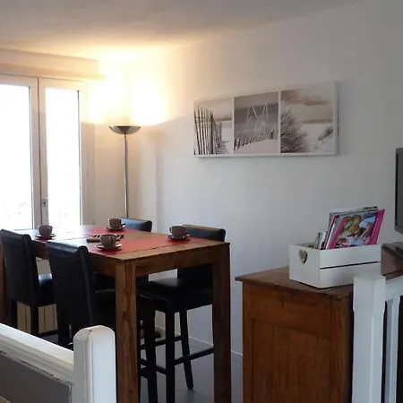 アパート Violette Avec Parking Prive Securise *