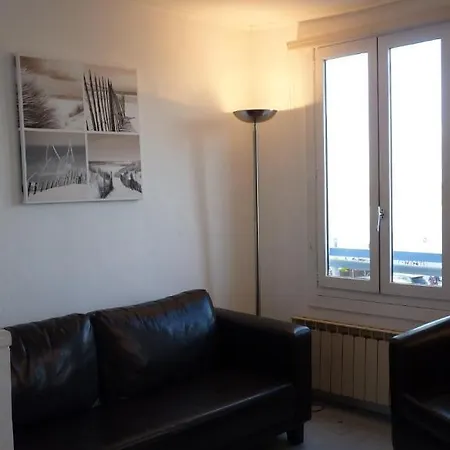 アパート Violette Avec Parking Prive Securise