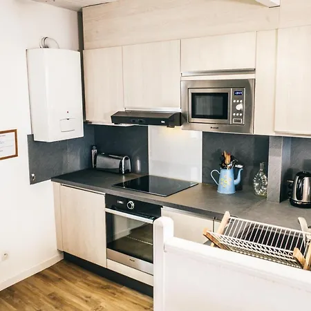 Violette Avec Parking Prive Securise アパート *